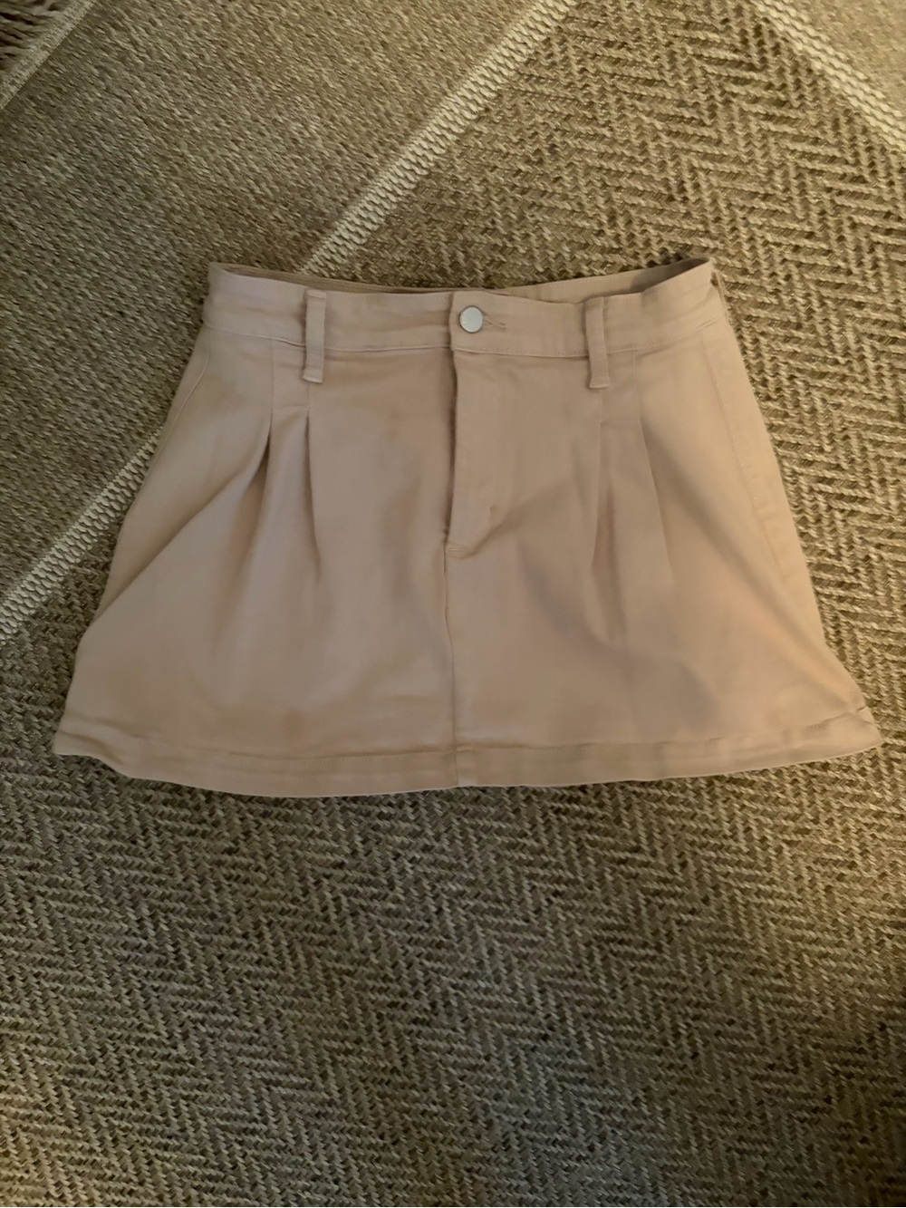 Just USA Pleated A-Line Mini Skirt in Pale Pink
